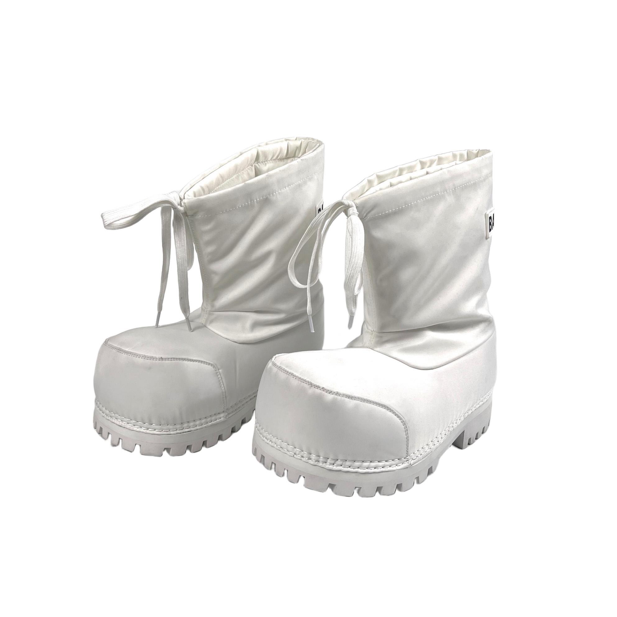 Balenciaga Alaska Low Boot In White Nylon - PerfectKickZ