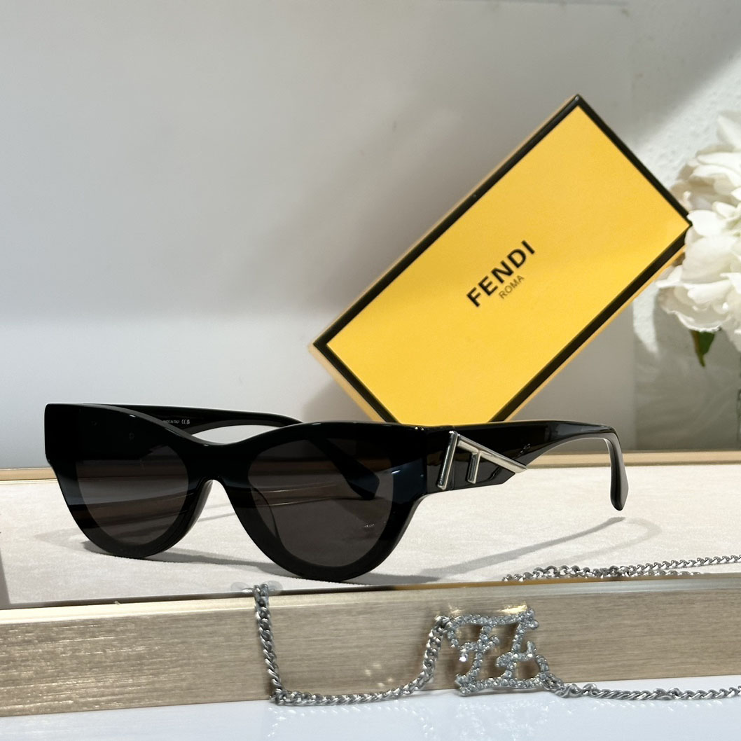 Fendi First FE40135I Sunglasses - PerfectKickZ