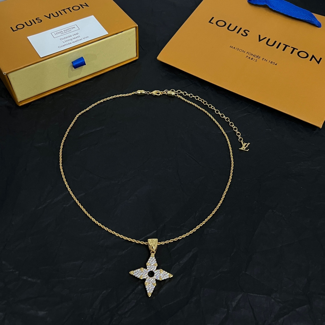 Louis Vuitton LV Rope Pendant   M01751 - PerfectKickZ