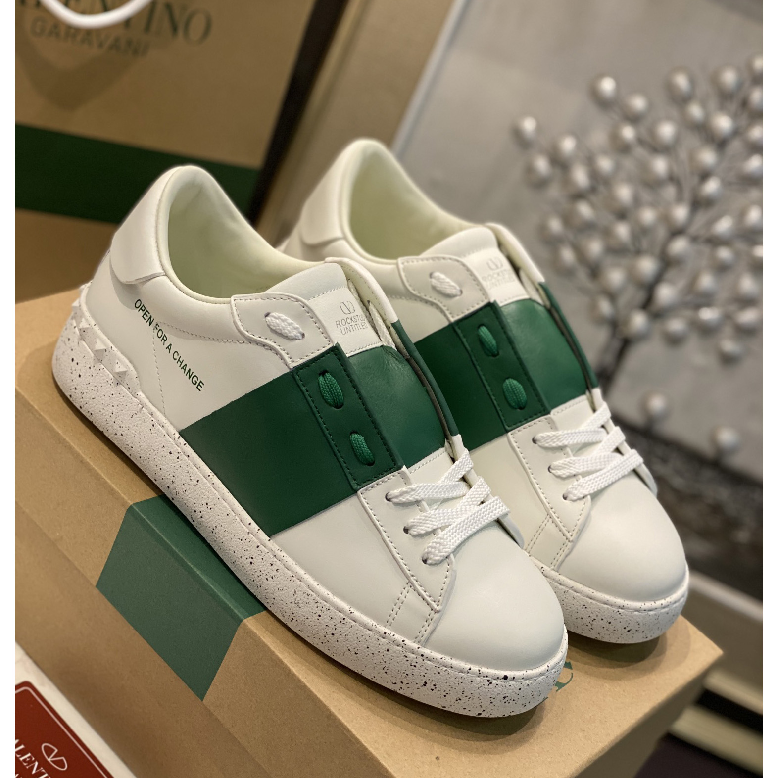 Valenti Open For A Change Sneaker In Bio-Based Material In White/Green - PerfectKickZ