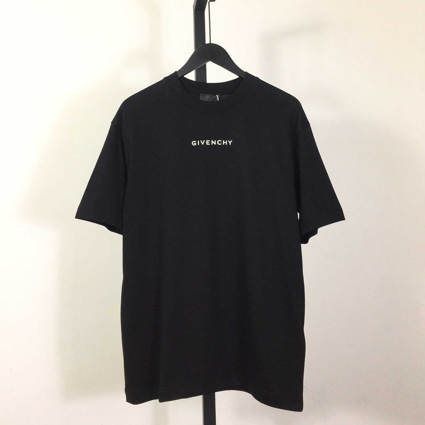 Givenchy Logo T-Shirt - PerfectKickZ