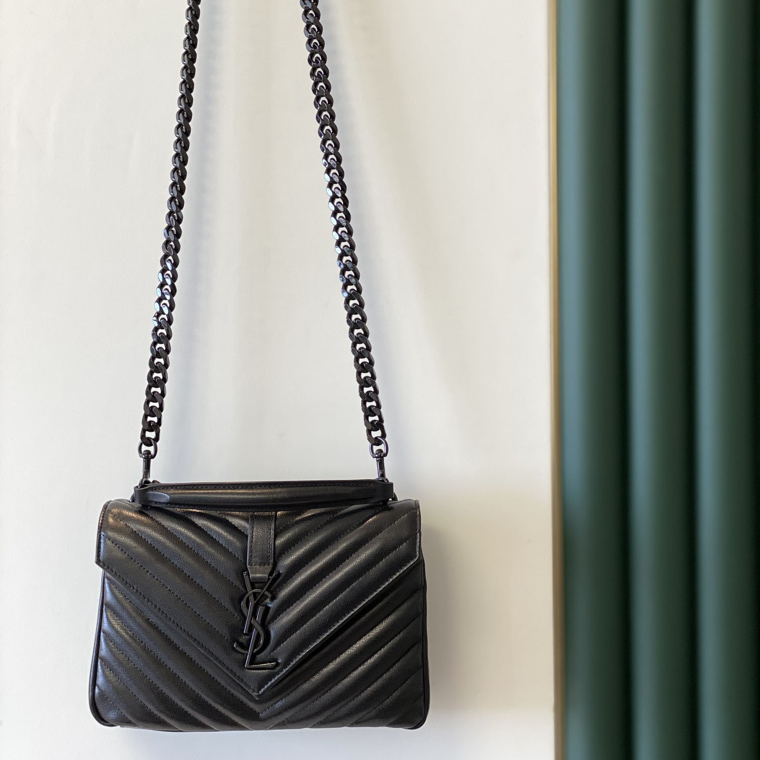 Saint Laurent Leather Shoulder Bag Black  (24x17x6.5cm) - PerfectKickZ